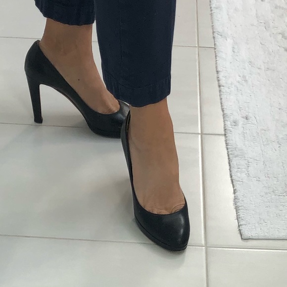 Sergio Rossi soft black leather platform pump - Picture 2 of 5